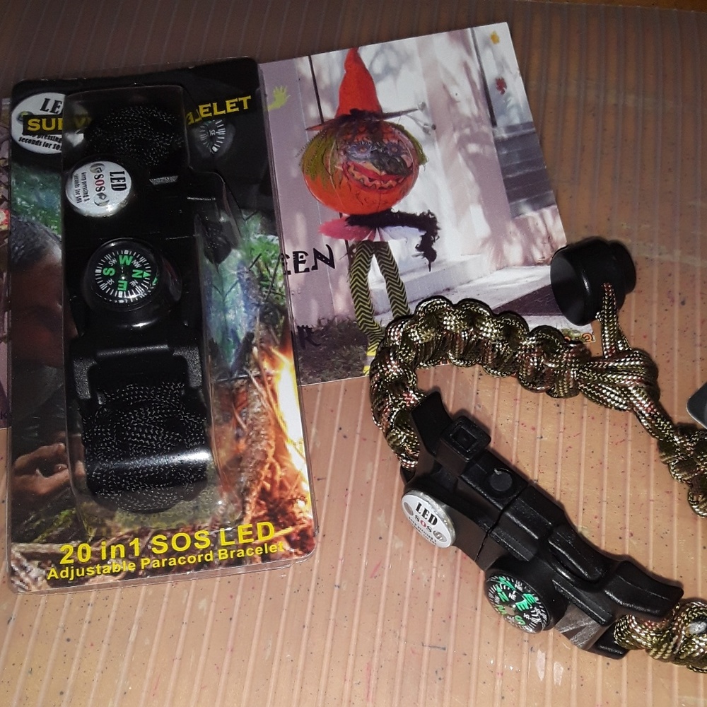Survival Bracelets w/LED light SOS Compass Tools - Picture 4 of 5